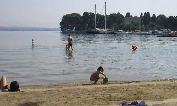הוילה Sutomiscica Kuca Za Odmor Marina קרואטיה